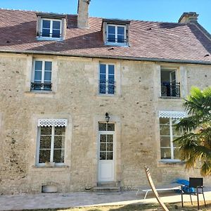 مبيت وإفطار فاليز La Chambre Des Remparts Exterior photo