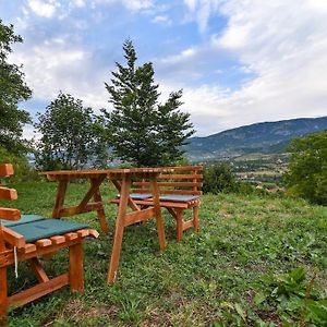 شقة Cozy Barrel In The Hills Nikšić Exterior photo