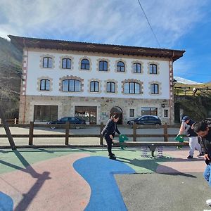 فندق Alojamiento Rural El Refugio Tudanca Exterior photo