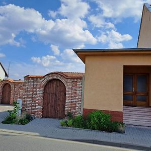 شقة Jirinka Vracov Exterior photo