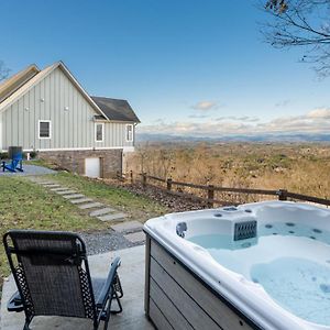 فيلا Tranquil Oasis Luxury Mountain Views Hot Tub آشفيل Exterior photo