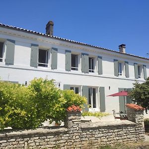 Asnières-la-Giraud Chambres D'Hotes Exterior photo