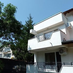 شقة صوفيا  في Tsvyat Byalo Exterior photo