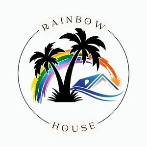 فيلا Leónفي Rainbow House Exterior photo
