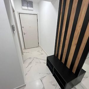 Modern Apartment In سكوبجي Exterior photo