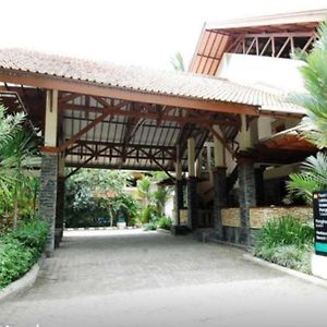 Horison Resort Pondok Layung Anyer سيرانغ Exterior photo