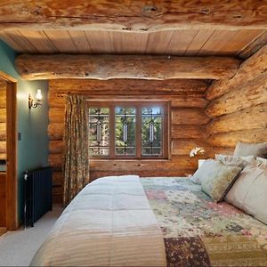 ألكسندرا Fairytale Log Cabin - Homewood Forest Retreat Exterior photo