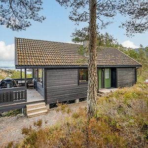 Valevåg Amazing Home In Valevg With Kitchen Exterior photo