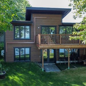 فيلا Magnifique Chalet Au Bord Du Lac-Saint-Jean روبرفال Exterior photo