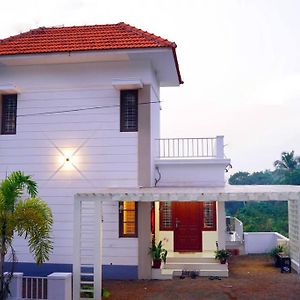 كاليكوت Meraki Palms, A Furnished Exquisite 2Bhk Villa Exterior photo