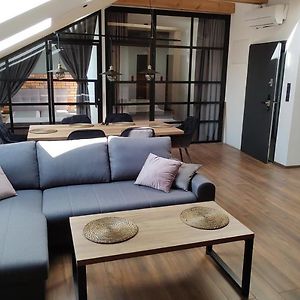 غنيزنو Apartamenty Comfort Exterior photo