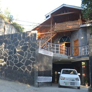 مبيت وإفطار Sardar House, Dunga Gali Exterior photo