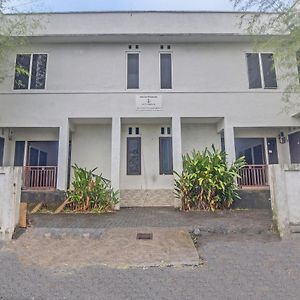 فندق Oyo 92964 Kost 99 مانادو Exterior photo