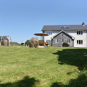 فيلا Maen Llwyd Llanyre Exterior photo