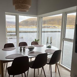 Hvalvik Brand New Waterfront-Apartment Exterior photo