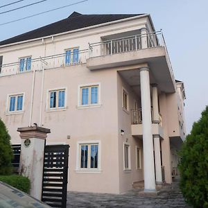 Captivating 5-Bed House Pent House In Lekki لاغوس Exterior photo