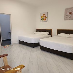 كُوالا تيرينغانو Asm Roomstay-4-2 Queen Beds Exterior photo