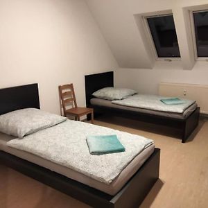 5 Bett-Wohnung In Atzendorf شتاسفورت Exterior photo