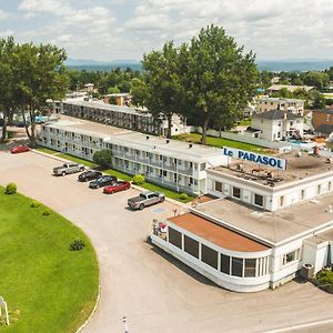 فندق Auberge Le Parasol Chicoutimi Exterior photo