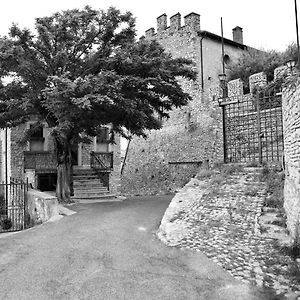 شقة "Le Pietre Silenti" Antica Dimora Del 1300' Nerola Exterior photo