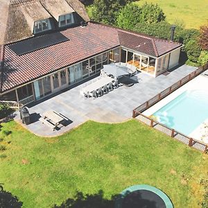 هيرهيُخوفاتْ Beautiful American Style Villa With Heated Pool And Jacuzzi Exterior photo