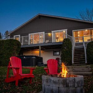 Saint-Damien Front Lake Hot Tub With Sunset Ski And Slide 8P Exterior photo