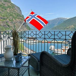 Svingen Guesthouse - Panoramic Fjord Views In فْلام Exterior photo