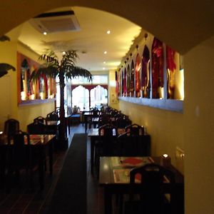 Simla Indiaas Restaurant Voor Kamer سيتارد Exterior photo
