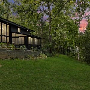 Pineview Haven By Kabino Bright And Modern Open Concept Carport Private Patio Sunroom نوكسفيل Exterior photo