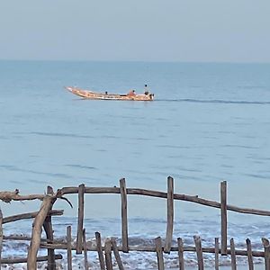 فندق Chambre En Bord De Mer … Ngalou Sessene Exterior photo