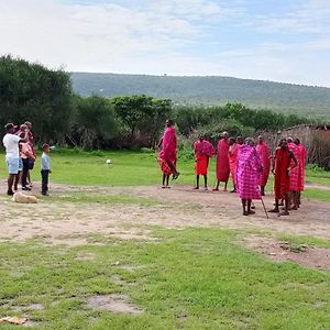 شقة Orkaria Safari Mara Camp Sekenani Exterior photo