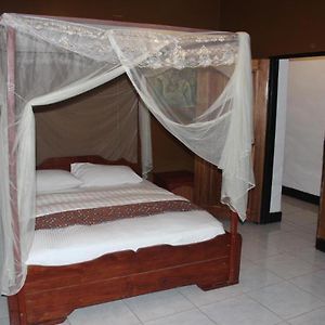 Room In Bb - Amahoro Guest House - Queen Room روهينجيري Exterior photo