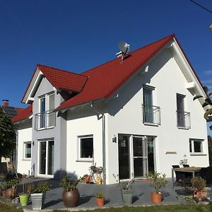 Kusterdingen Schones Familienhaus Mit Herz Im Grunen Exterior photo