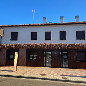 شقة Carrizo de la Ribera  في Estudio Puertas Del Orbigo Exterior photo