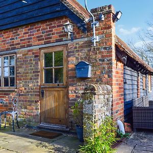 بيكونزفيلد Barn Suite Exterior photo