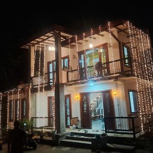 كاندي Taku Home Stay Exterior photo