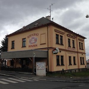 كلاتوفي Restaurace A Penzion Klatovsky Dvur Exterior photo