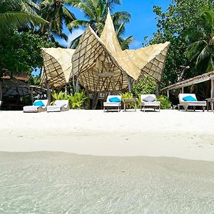فندق Thinadhoo في  Thari Fushi Luxury Maldivian Experience Exterior photo