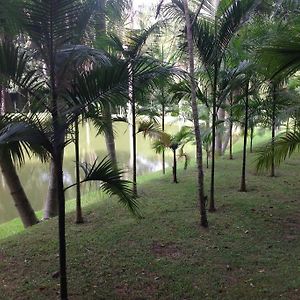 فيلا Linda Chacara Em Ibiuna Com Lago E Piscina Exterior photo