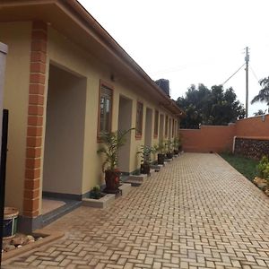 Malaika Apartments Uganda كامبالا Exterior photo