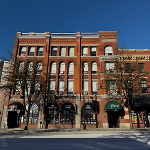 The Met Hotel نيو وستمنستر Exterior photo