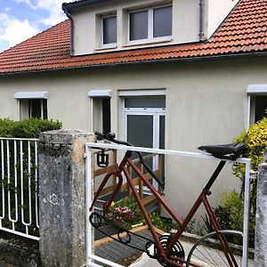 فندق La Pause Velo Gite D'Etape Guéret Exterior photo