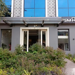 Sm Hives Business Hotel بوهفانيشفار Exterior photo