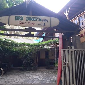 شقة Big Daddy'S Surfcamp Pasanggaran Exterior photo
