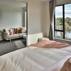 هاملتون Amazing The Waikato River-View Brand New Villa With 4 Bedrooms Exterior photo