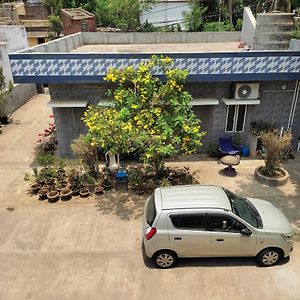 Madhavji Villa كوتاك Exterior photo