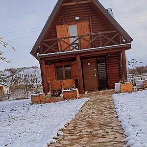 فيلا كومانوفوفي Log Cabin In Strezovce Exterior photo