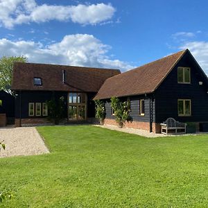 فيلا Beautiful Country Barn With Hot Tub And Amazing Views برينسيس ريسبورو Exterior photo