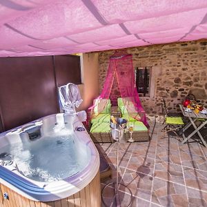 شقة Gite Avec Jacuzzi Privatif Dans Un Mas Provencal Les Fumades-Les Bains Exterior photo