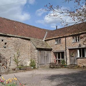 Saint Briavels Converted Stables And Hayloft In Former Farmyard Exterior photo